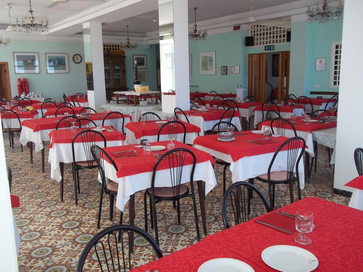 סניגליה Hotel Italia מראה חיצוני תמונה