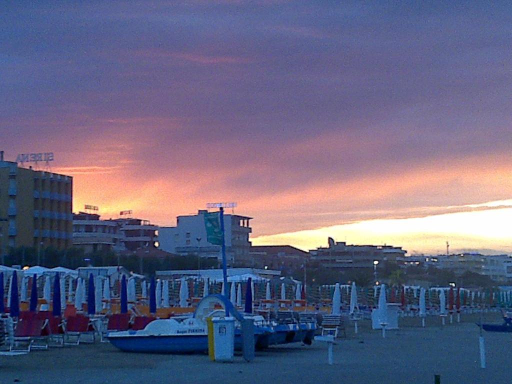 סניגליה Hotel Italia מראה חיצוני תמונה