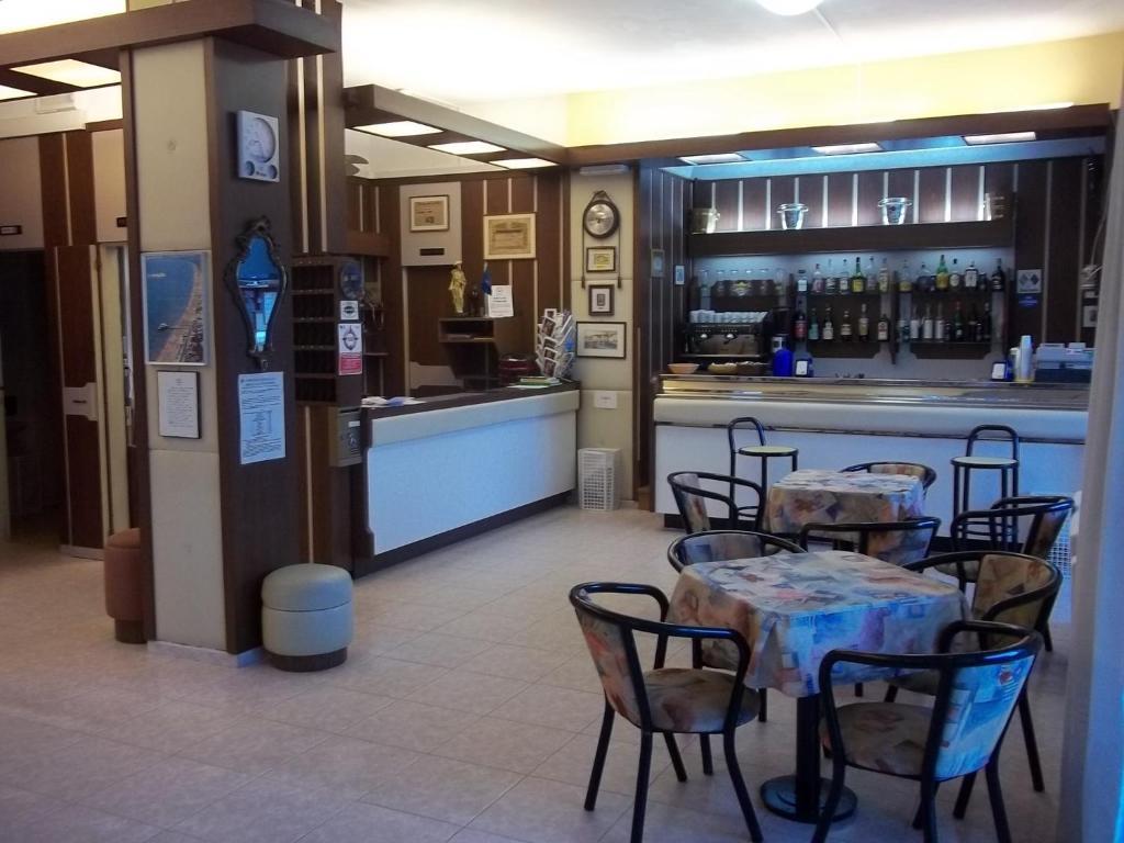 סניגליה Hotel Italia מראה חיצוני תמונה
