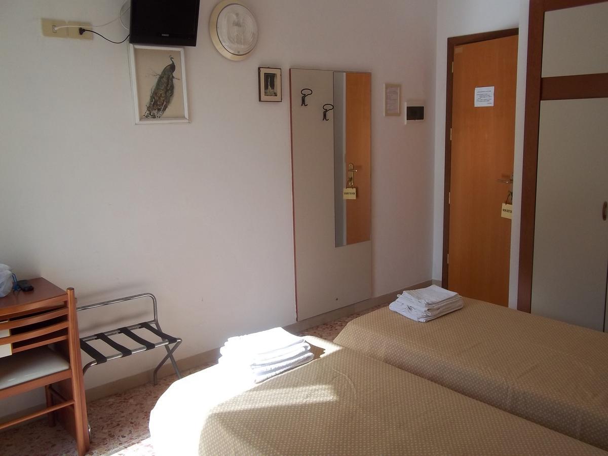 סניגליה Hotel Italia מראה חיצוני תמונה