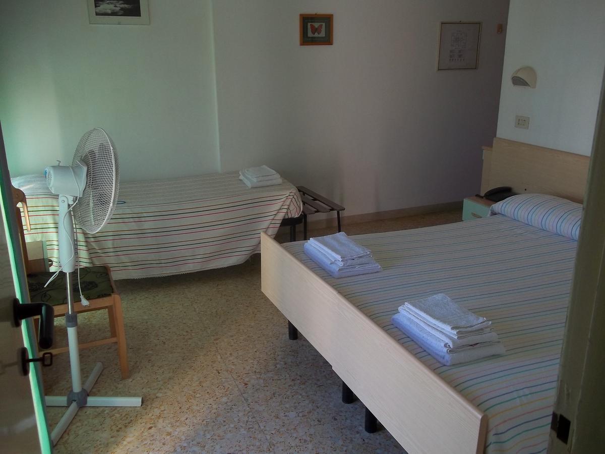 סניגליה Hotel Italia מראה חיצוני תמונה