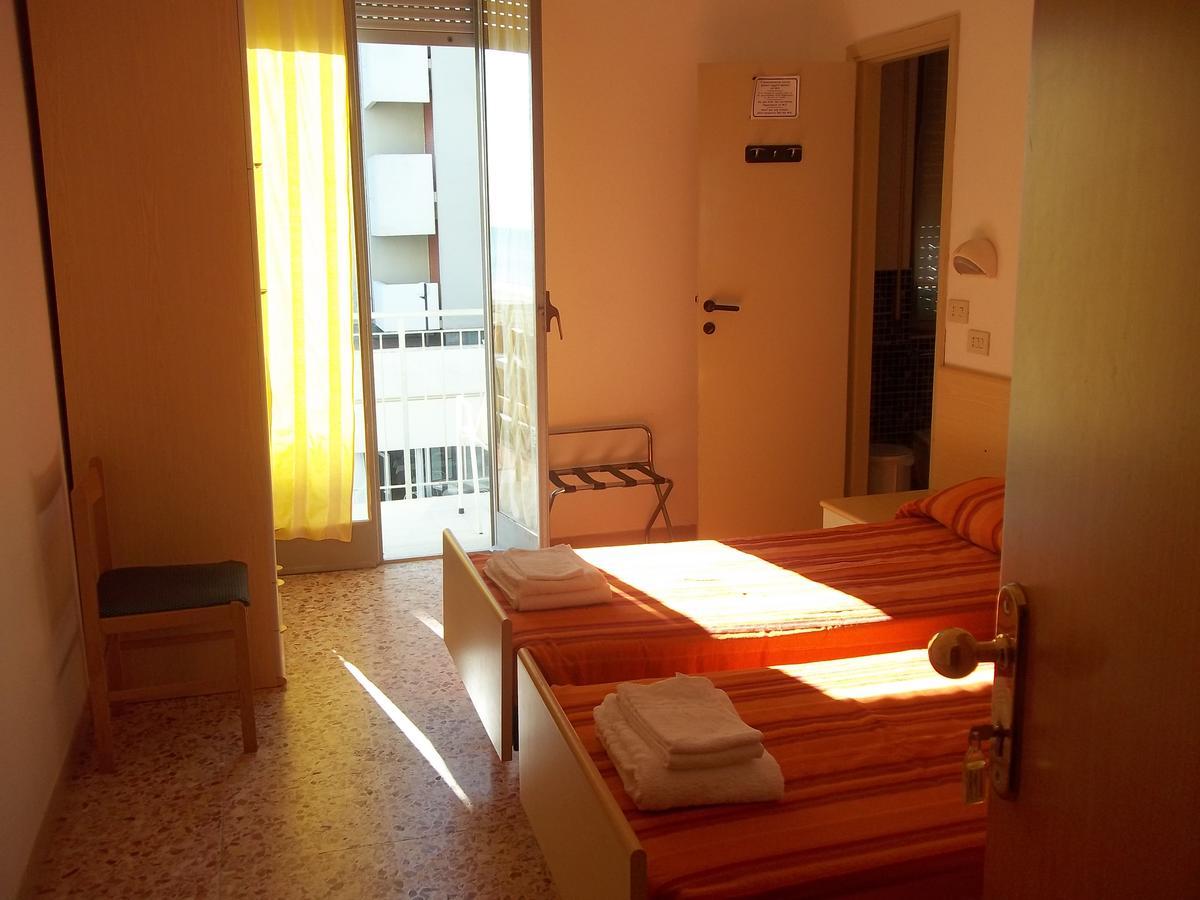 סניגליה Hotel Italia מראה חיצוני תמונה