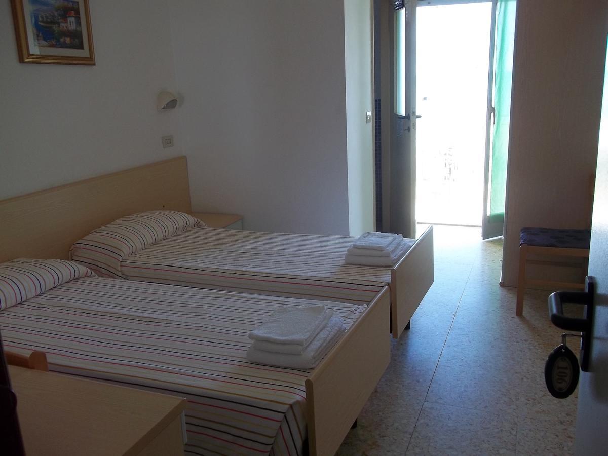 סניגליה Hotel Italia מראה חיצוני תמונה