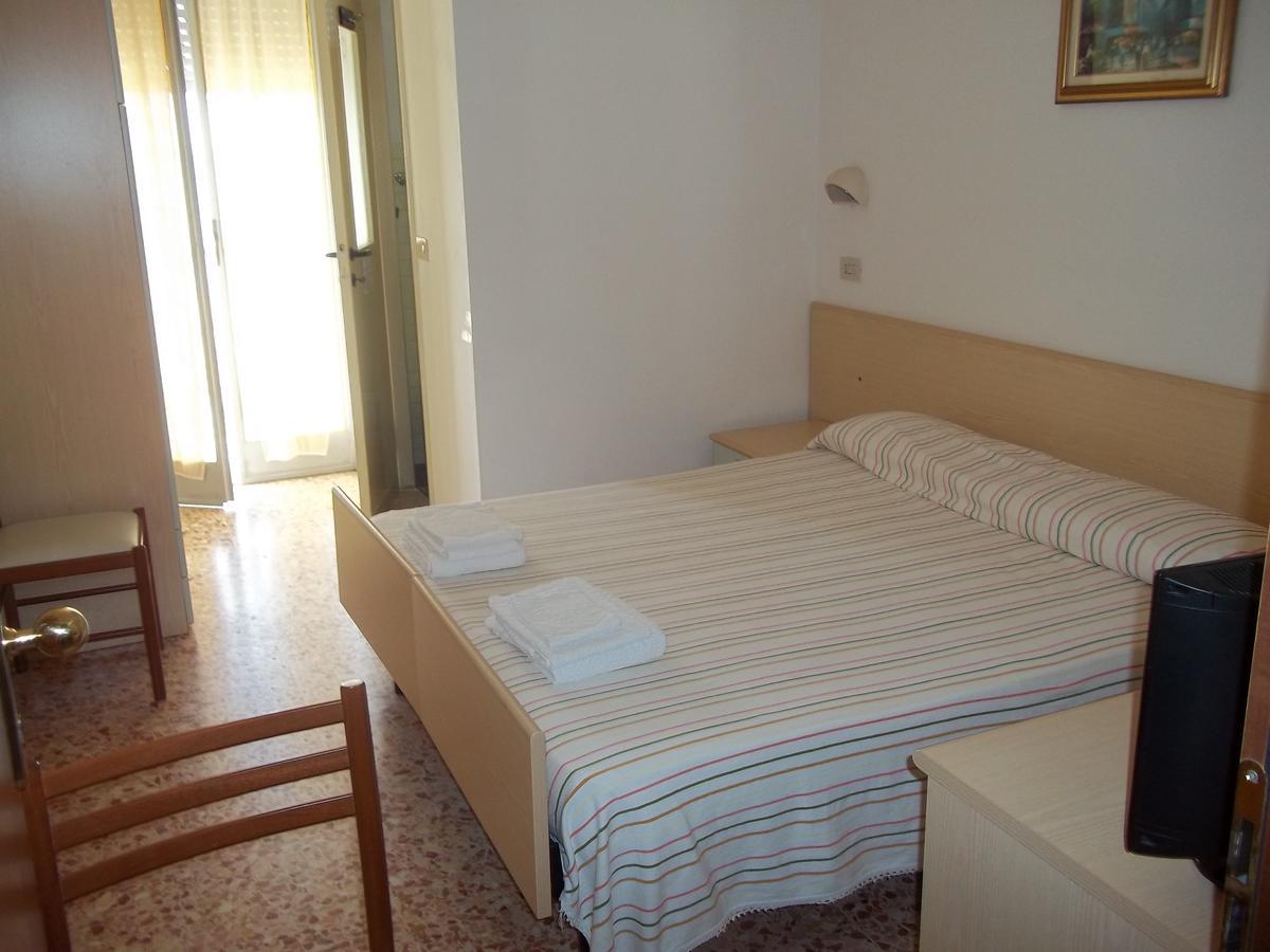 סניגליה Hotel Italia מראה חיצוני תמונה
